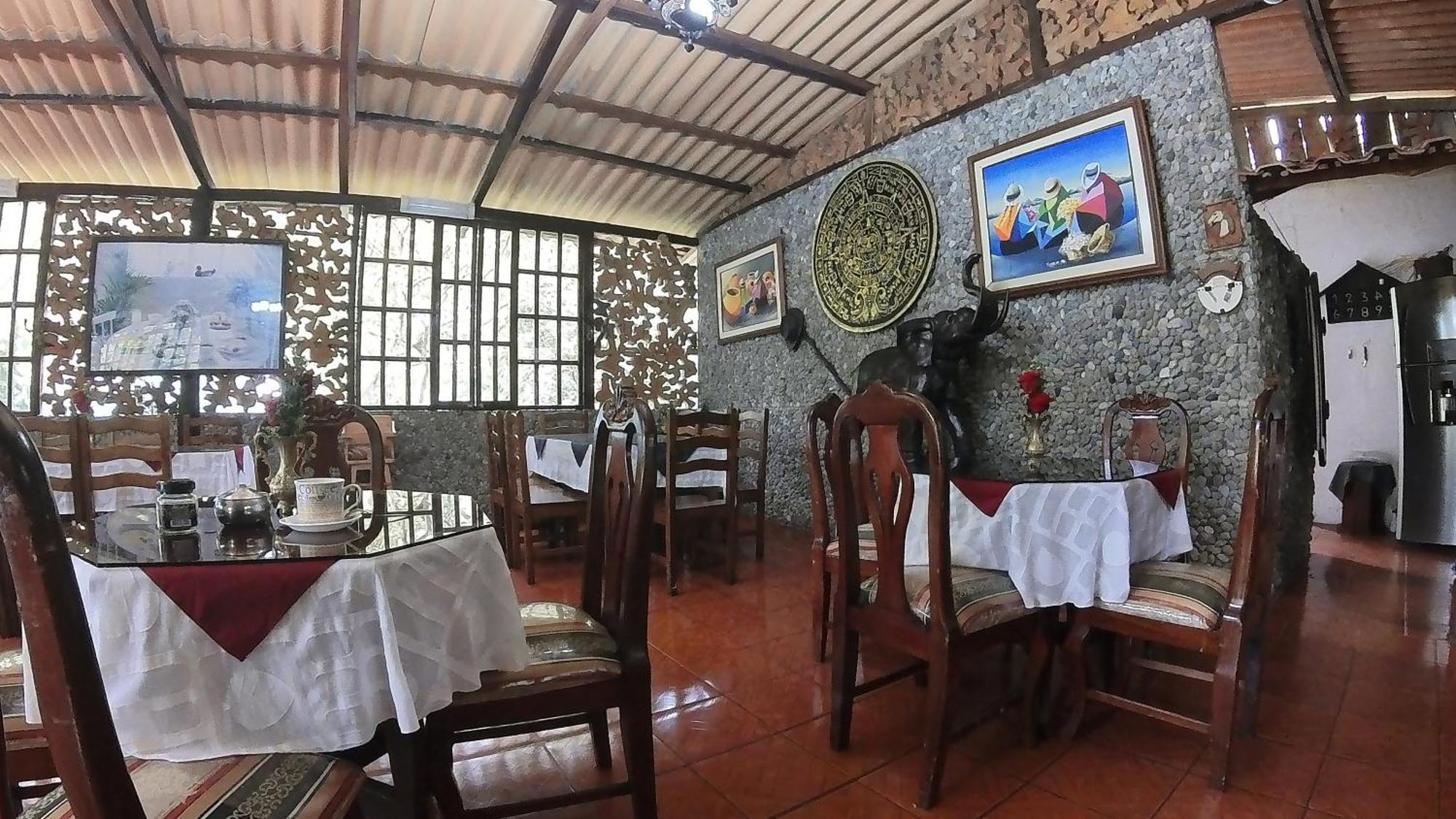 Hosteria Rio Verde ภายนอก รูปภาพ